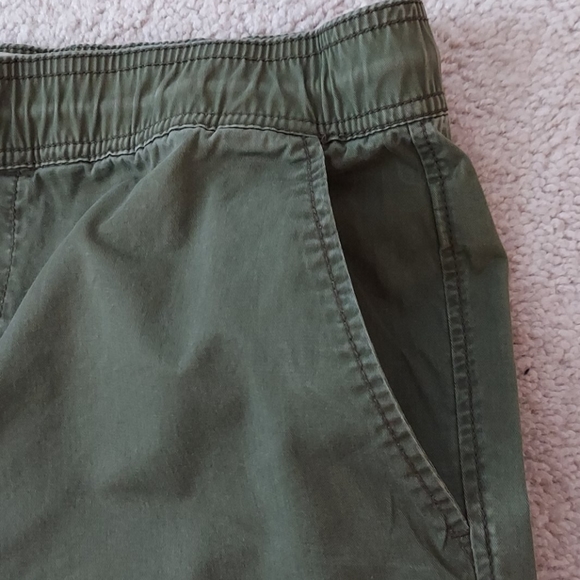 Aeropostale green shorts - Picture 3 of 9